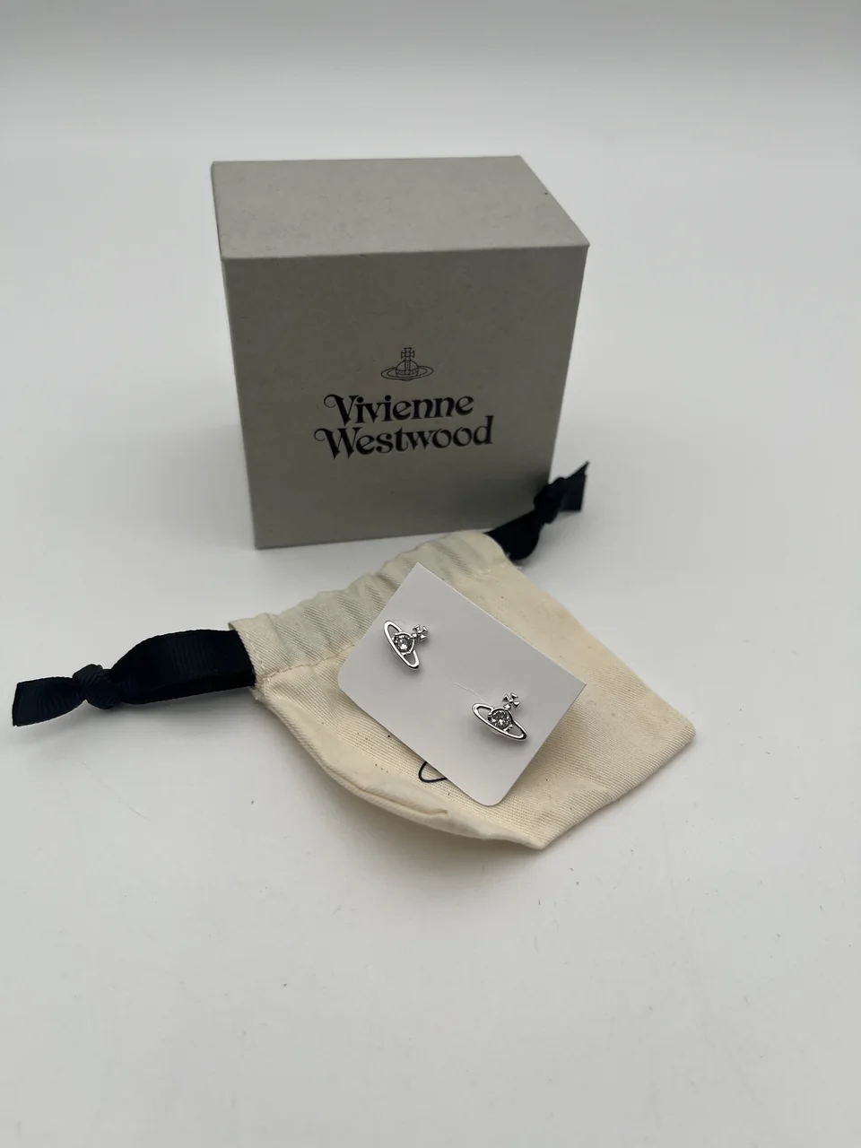 VIVIENNE WESTWOOD EARRINGS