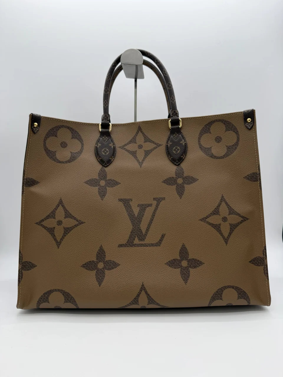 LOUIS VUITTON ON THE GO GM view 3