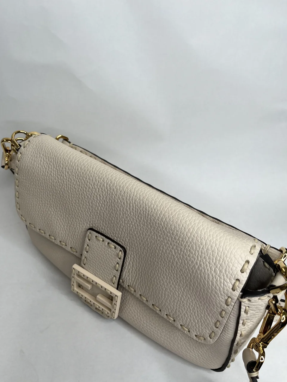 FENDI MAMMA BAGUETTE TWO-WAY SHOULDER BAG (BEIGE) view 5