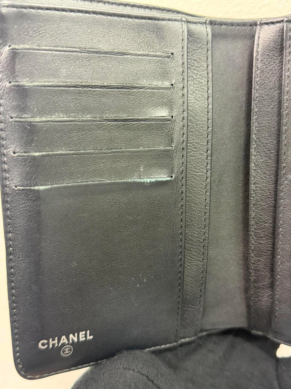 CHANEL ENAMEL BIFOLD LON WALLET (15 SERIAL CODE) view 7