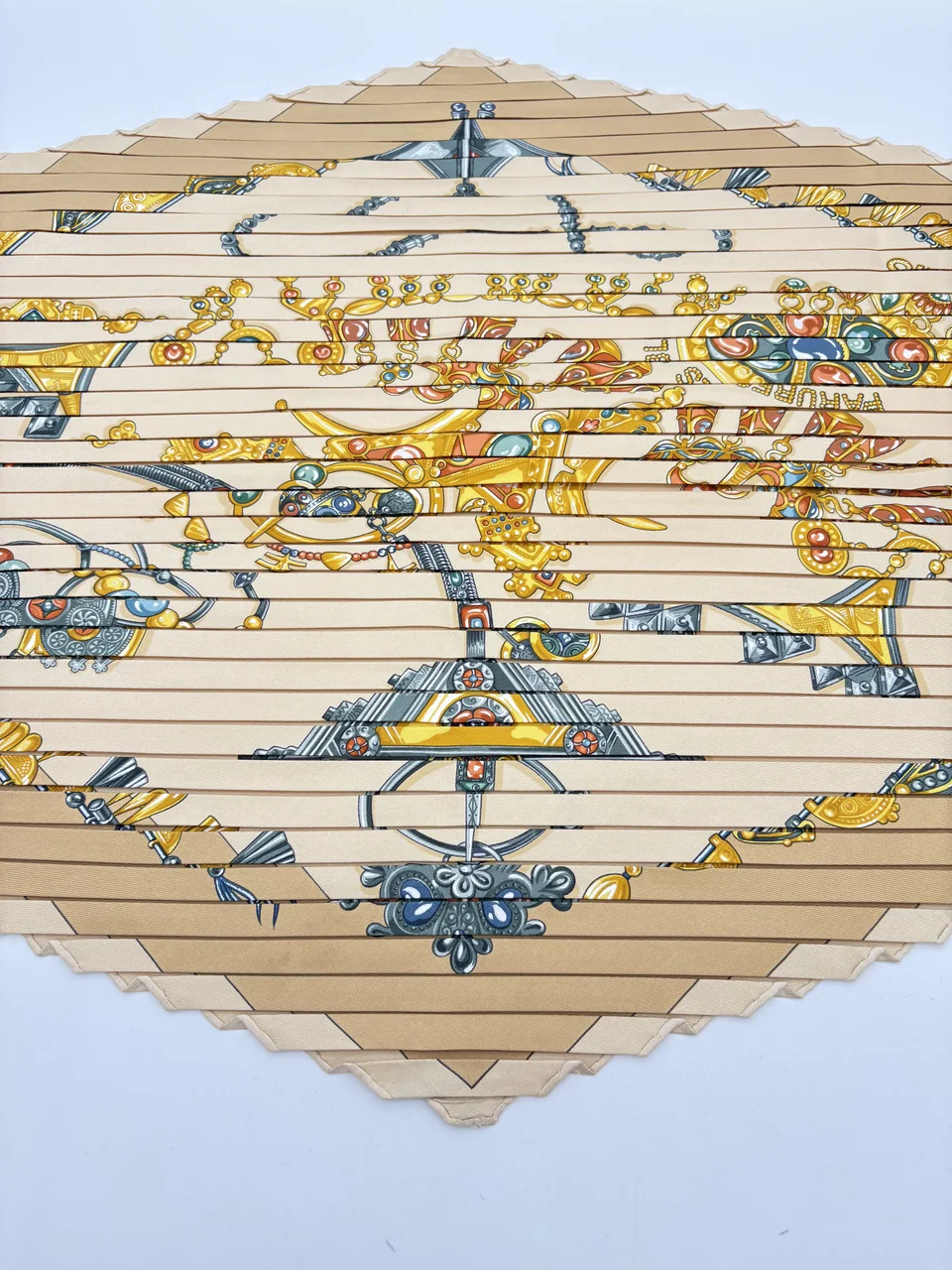 HERMES PLEATED SCARF view 5