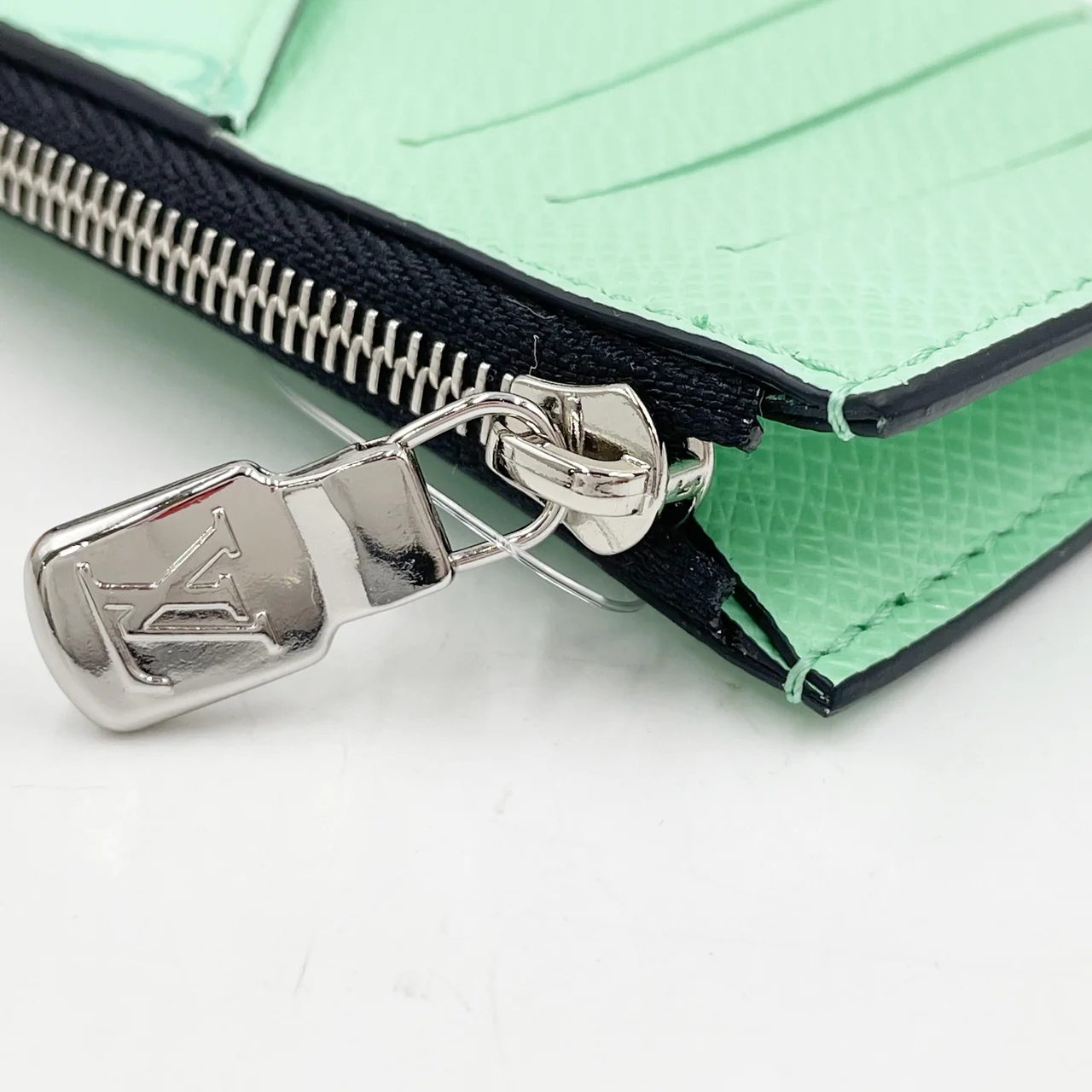 LV TAIGARAMA COIN CARD HOLDER (MINTY GREEN) view 6