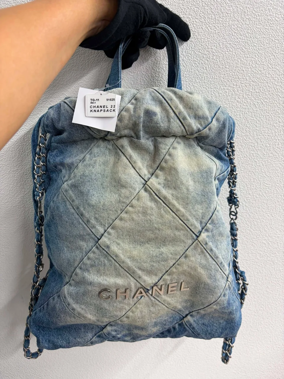 CHANEL 22 KNAPSACK view 4