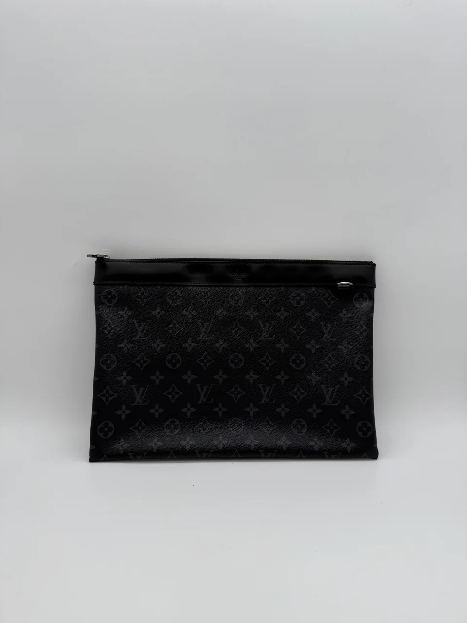 LV POCHETTE DISCOVERIE