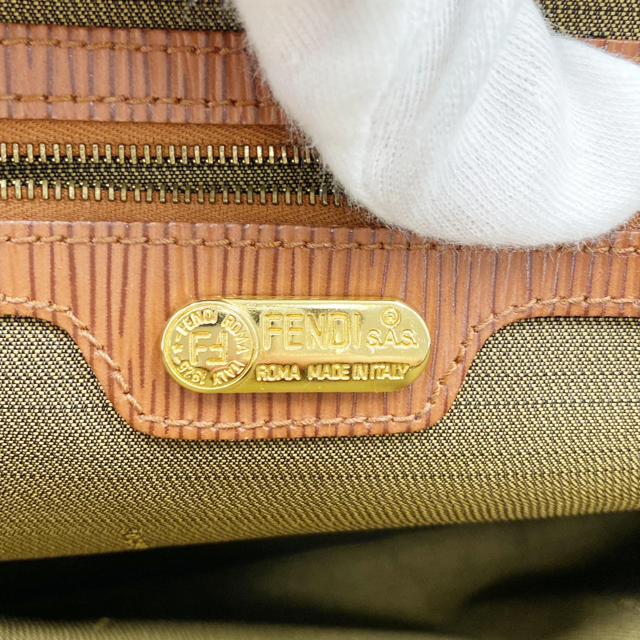 FENDI HANDBAG (BROWN) hover