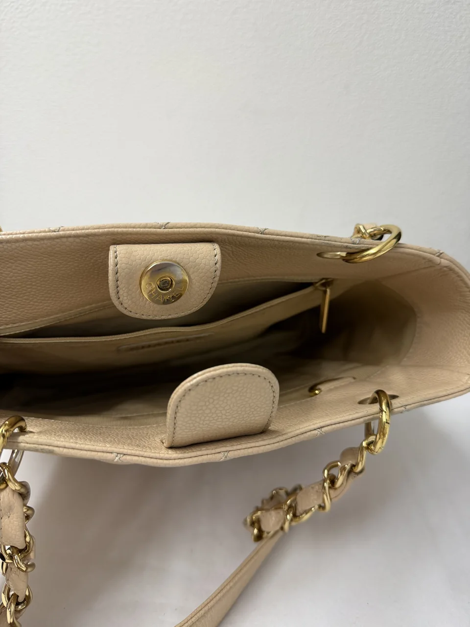 CHANEL CAVIAR MATELASSE PST (13 SERIAL CODE) hover
