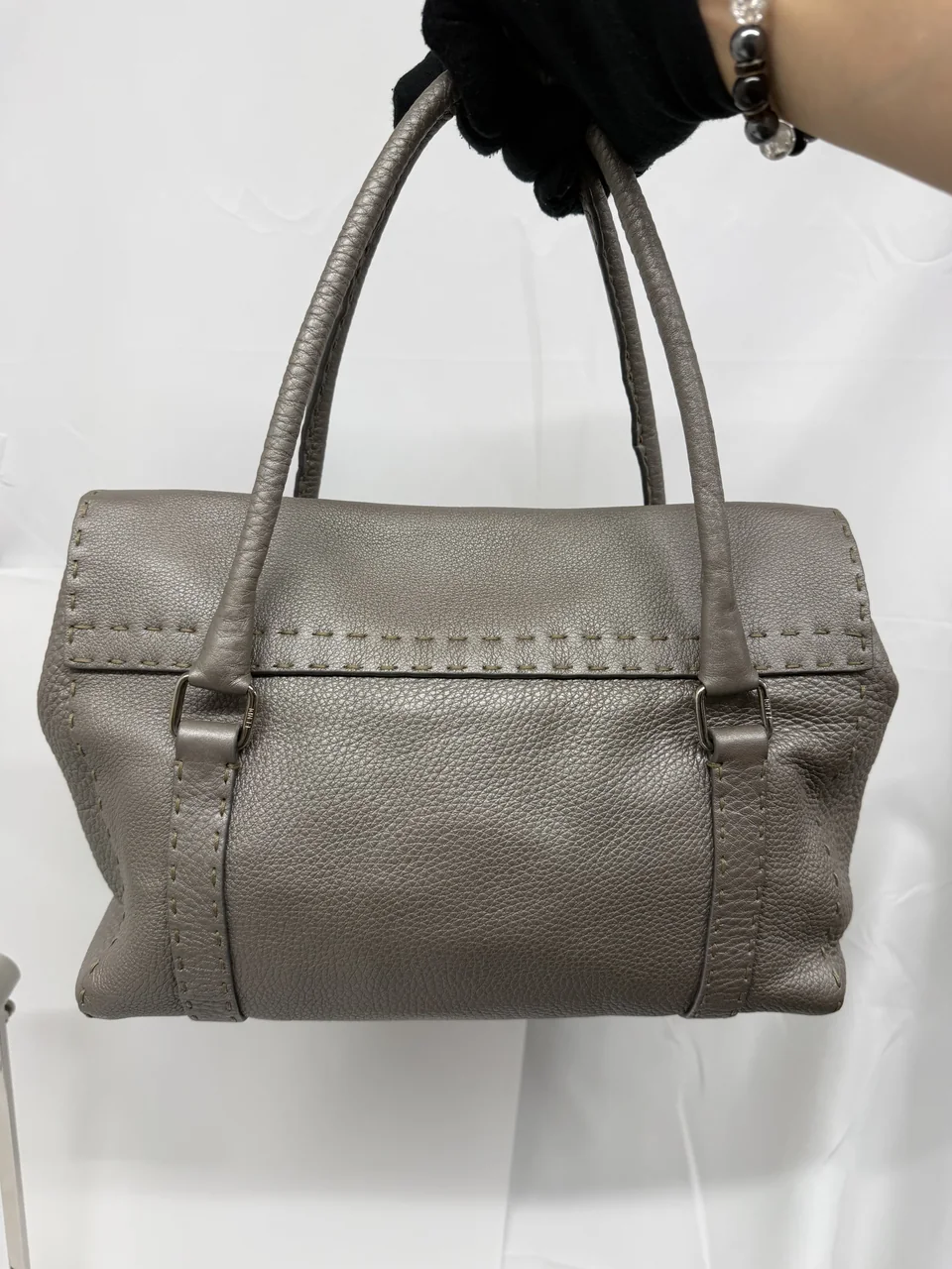 FENDI SELLERIA HANDBAG (GRAY) view 3