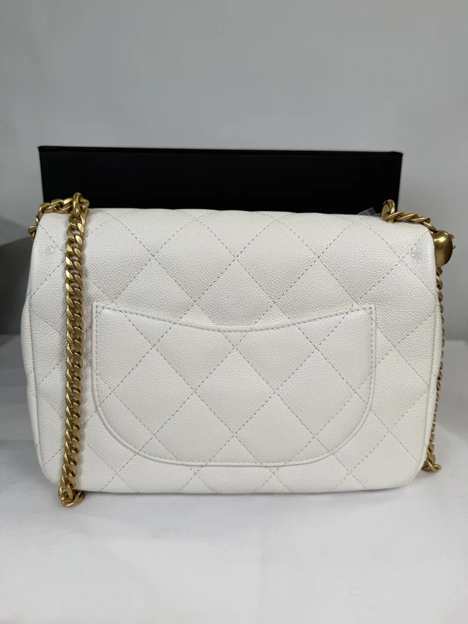 CHANEL CAVIAR MATELASSE CHAIN SHOULDER BAG (WHITE) view 3
