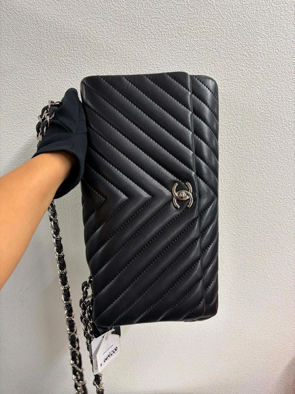 CHANEL LAMB SKIN CHEVRON CHAIN SHOULDER BAG (17 SERIAL CODE) view 5