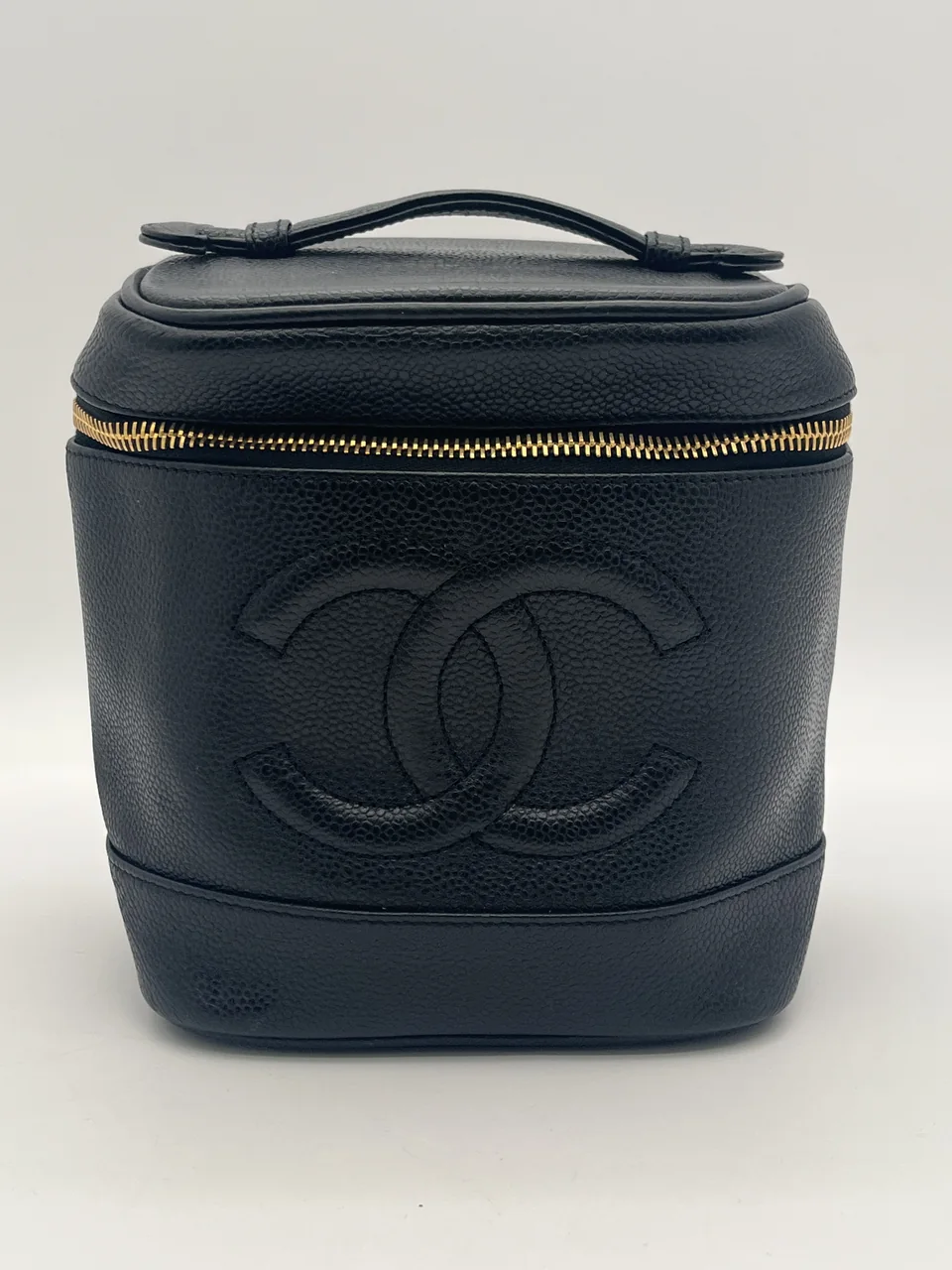 CHANEL CAVIAR VANITY POUCH (6 SERIAL CODE)