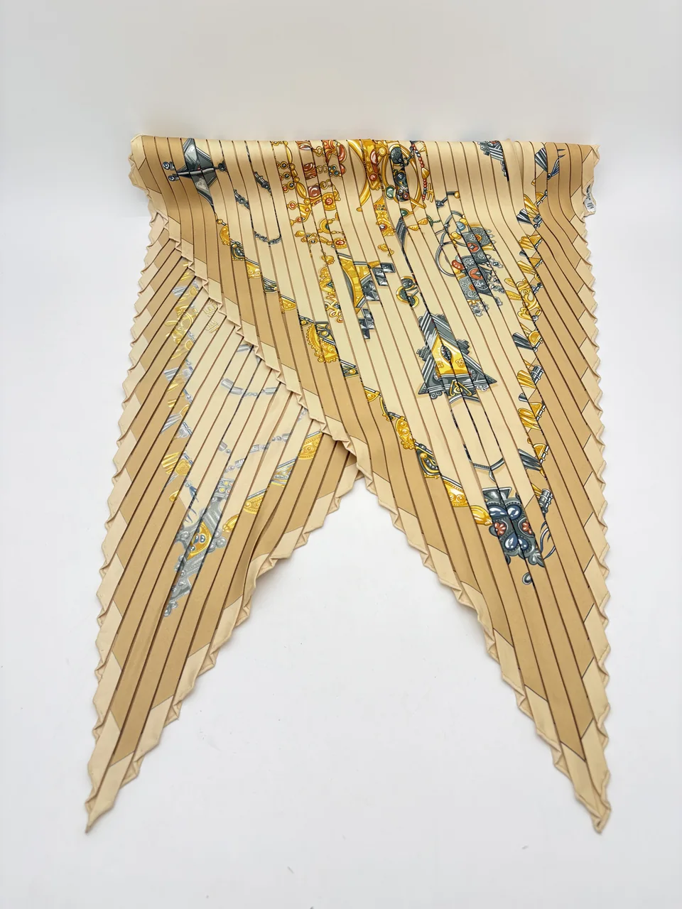 HERMES PLEATED SCARF view 4