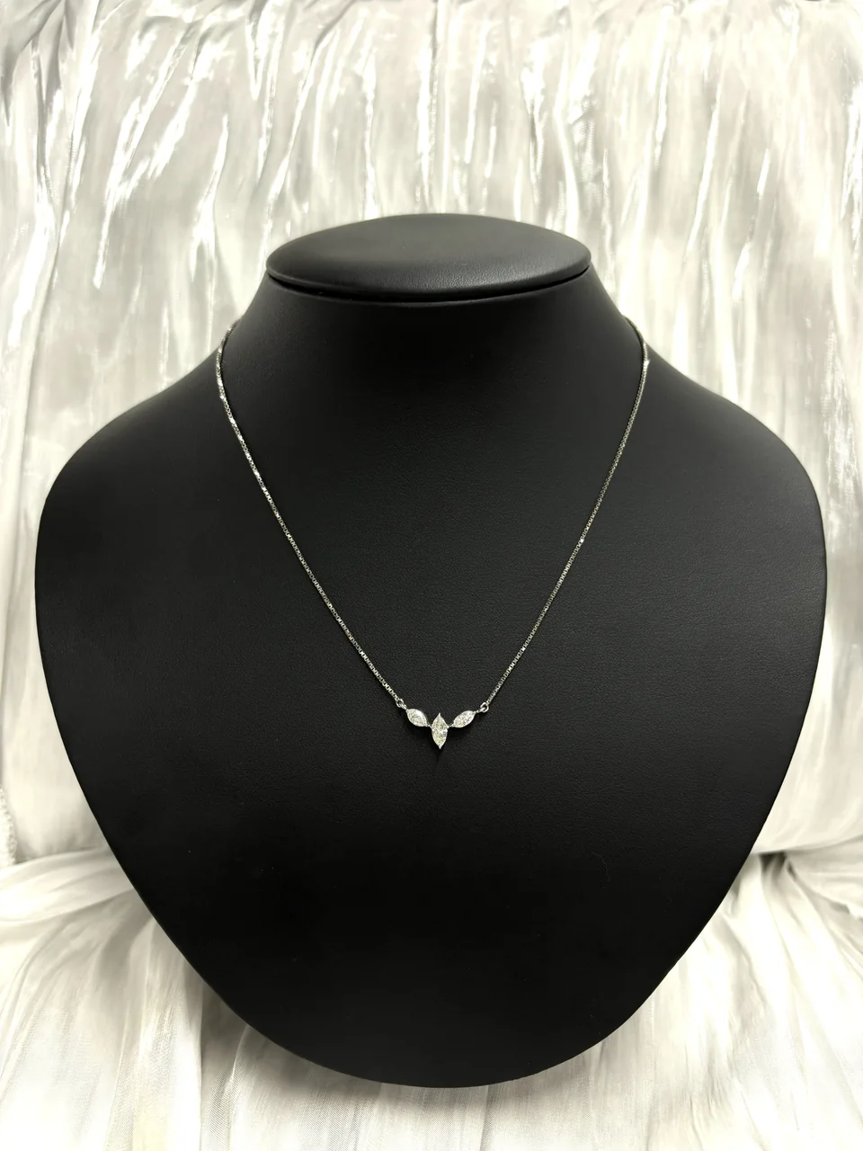 PT850 DIAMOND NECKLACE FD0.84CT 5.2G view 3
