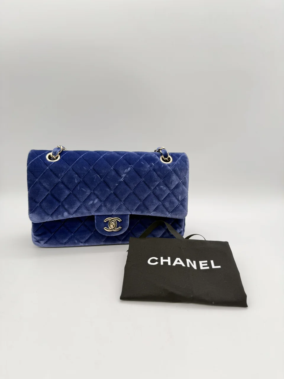 CHANEL MATELASSE 25 DOUBLE FLAP view 2