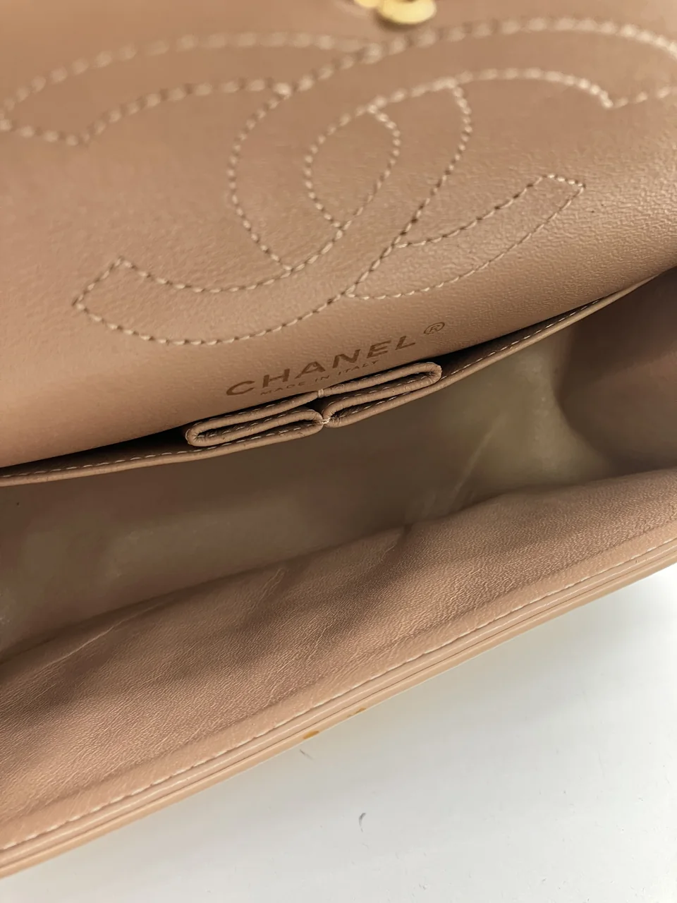 CHANEL CHEVRON 2.55 DOUBLE FLAP view 18