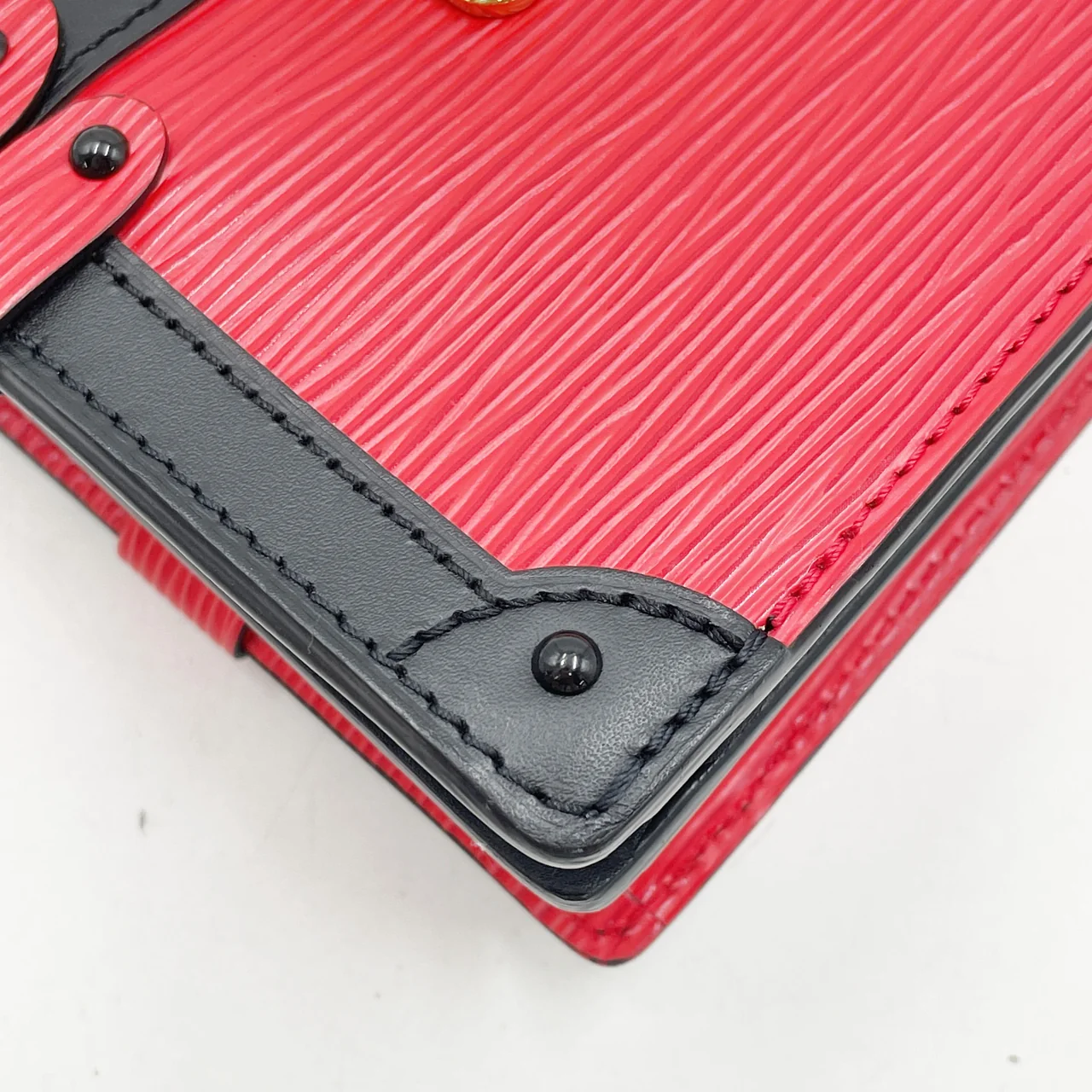 LV EPI TRUNK CLUTCH (RED) view 5