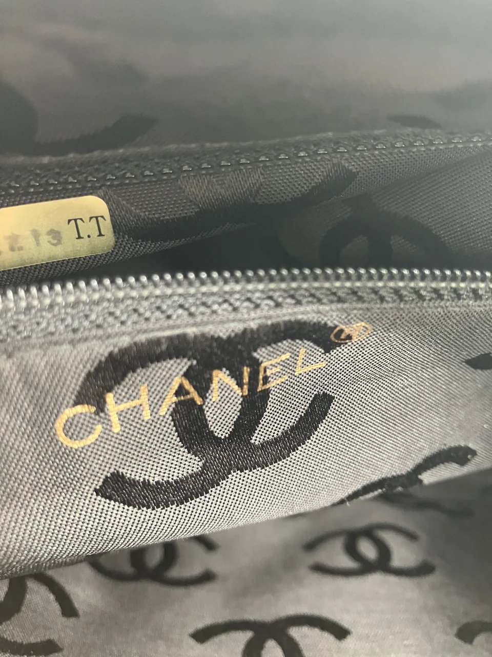 CHANEL V-STITCH CHAIN SHOULDER BAG view 21