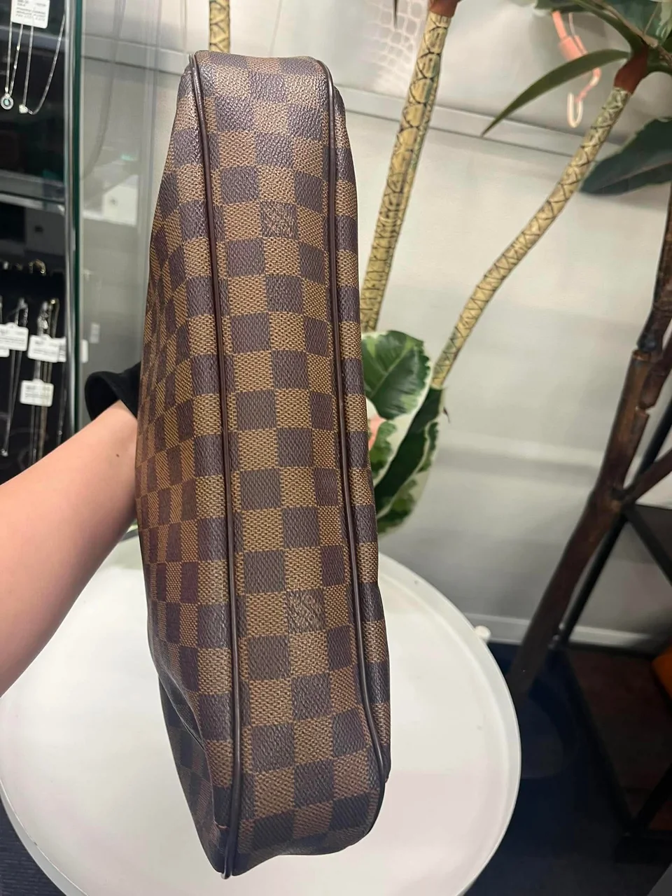 LV DAMIER THAMES view 3