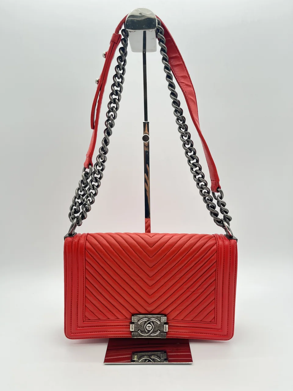CHANEL LE BOY hover