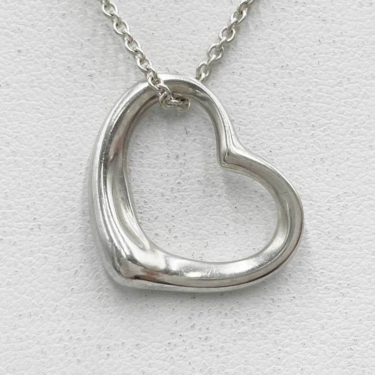 TIFFANY&CO. OPEN HEART NECKLACE view 5
