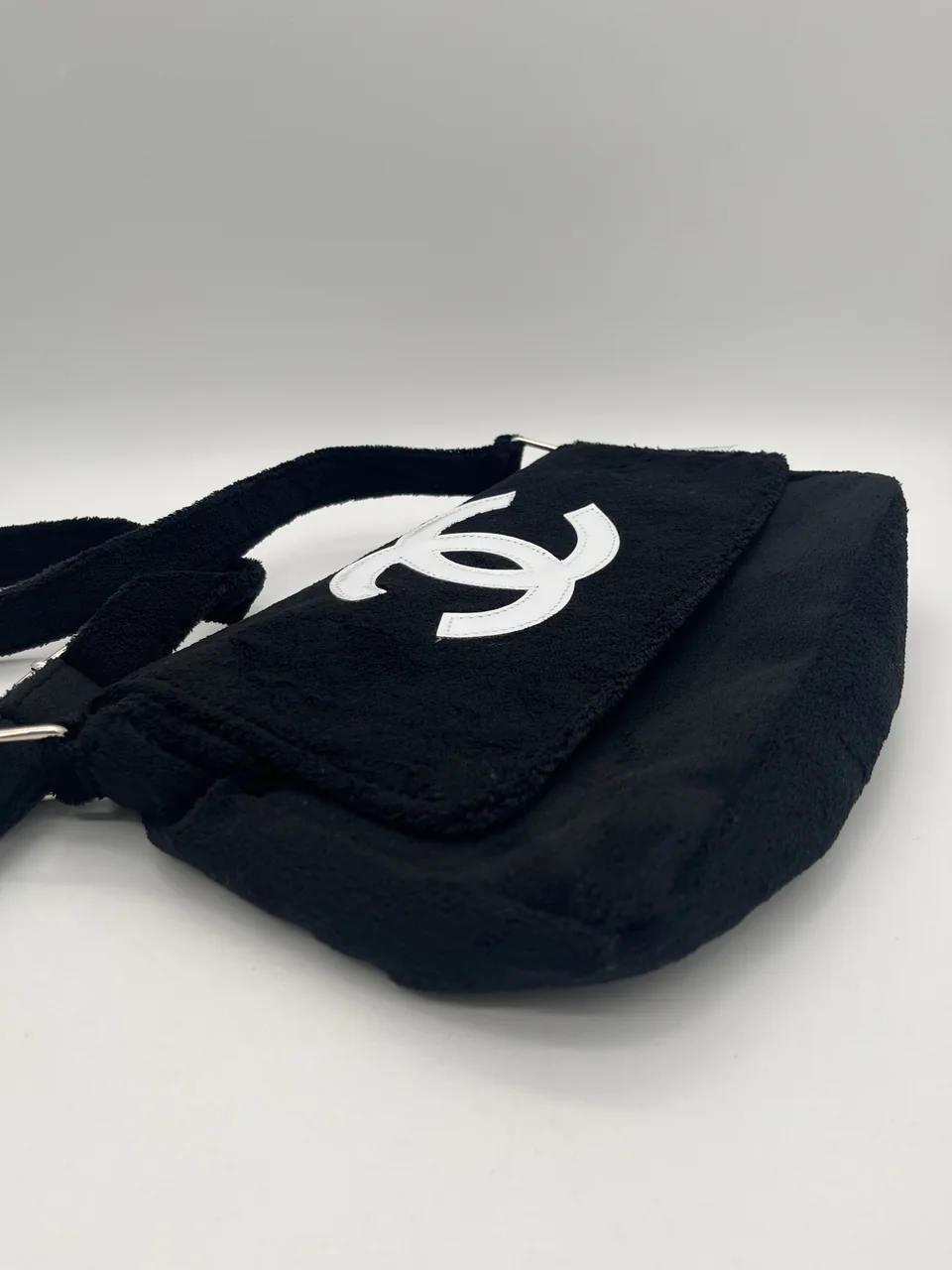 CHANEL SHOULDER BAG view 3