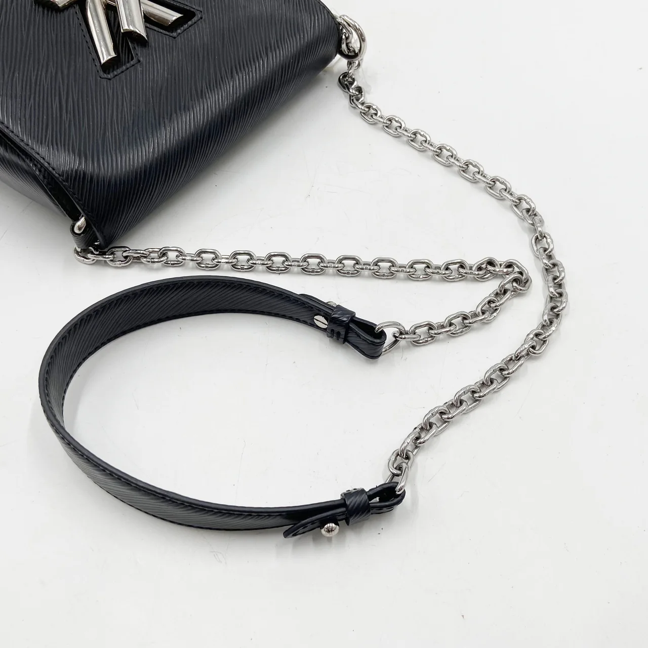 LV EPI TWIST PM (BLACK) view 6