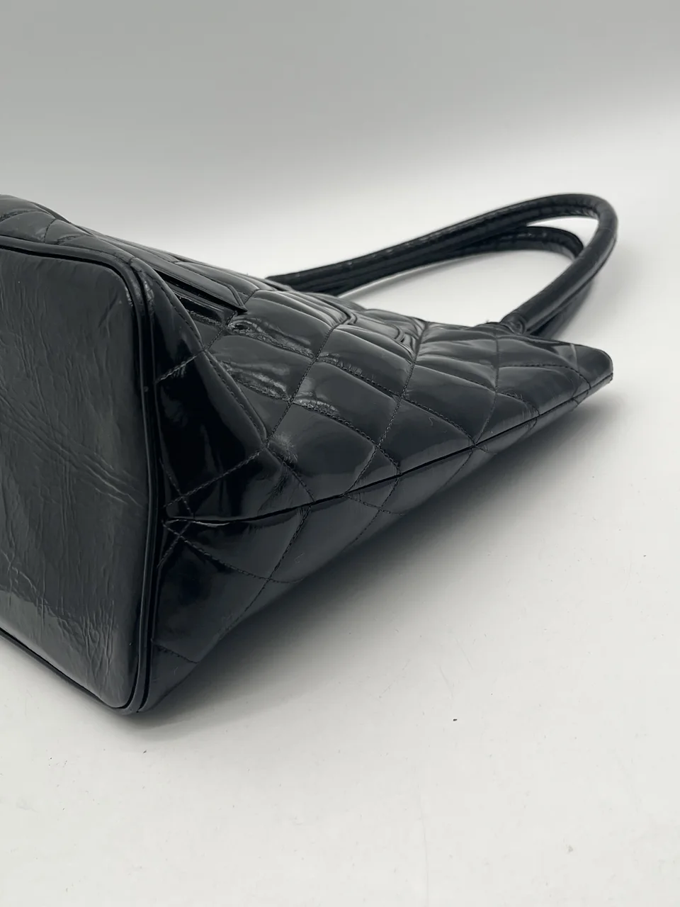 CHANEL RE-RELEASE PATENT TOTE BAG (2 SERIAL CODE) view 6