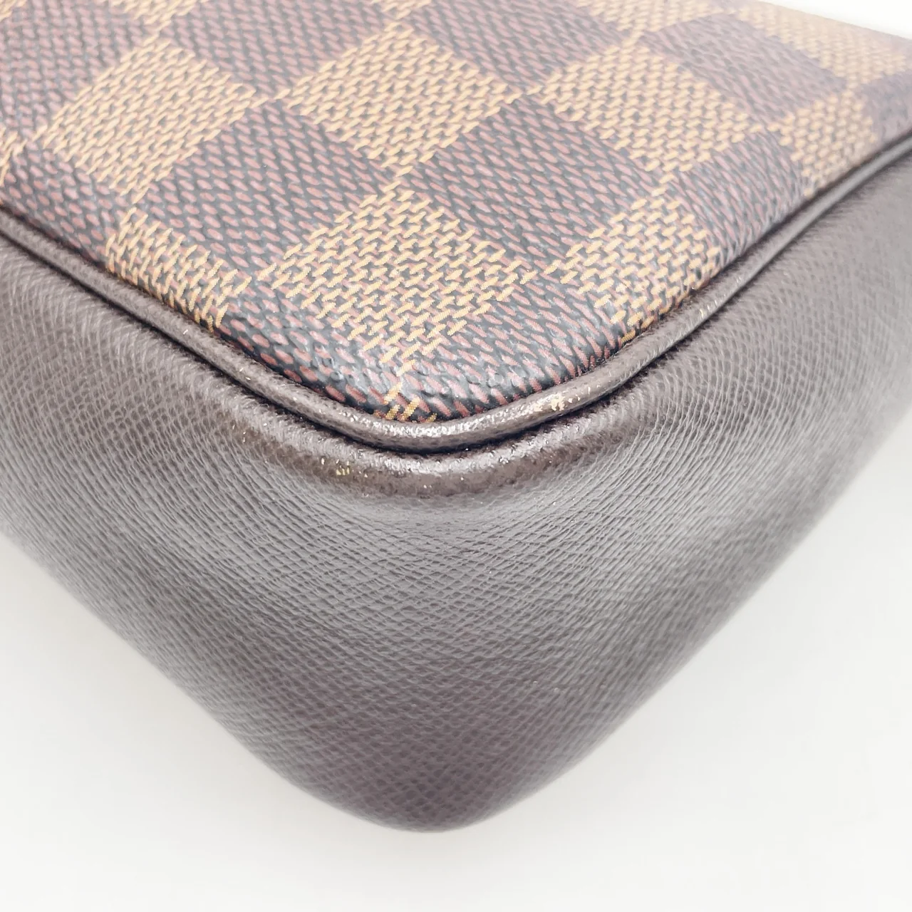 LV DAMIER TROUSSE MAKEUP view 5