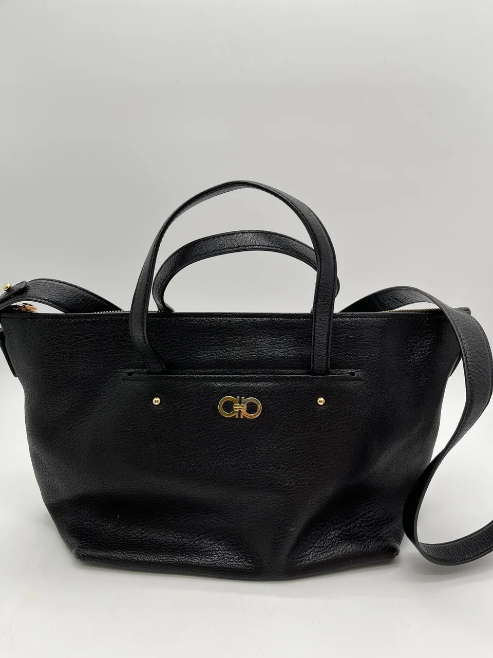 SALVATORE FERRAGAMO GANCINI TWO-WAY BAG (BLACK) hover