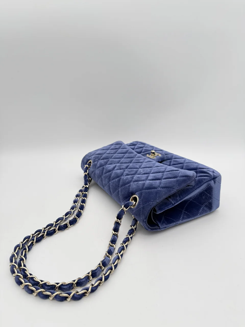 CHANEL MATELASSE 25 DOUBLE FLAP view 8