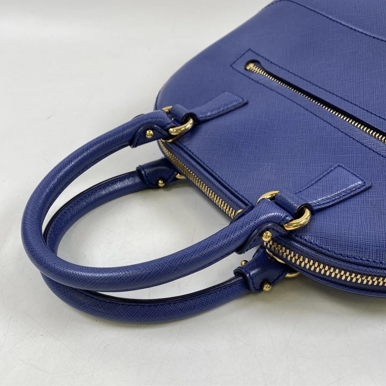 SALVATORE FERRAGAMO GANCINI TWO-WAY BAG (BLUE) view 3