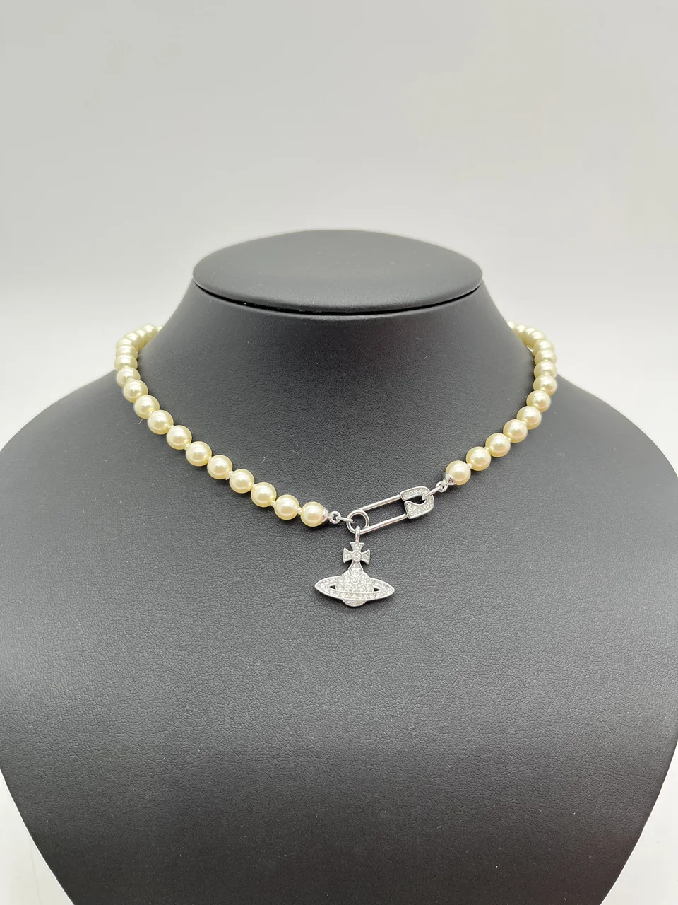 VIVIENNE WESTWOOD NECKLACE