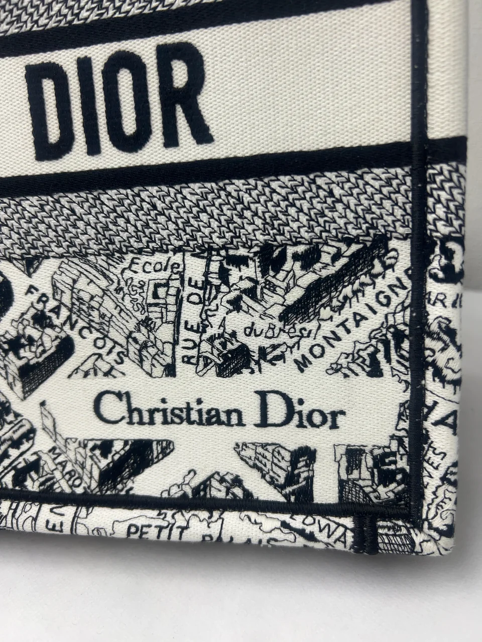 DIOR BOOK TOTE MEDIUM hover