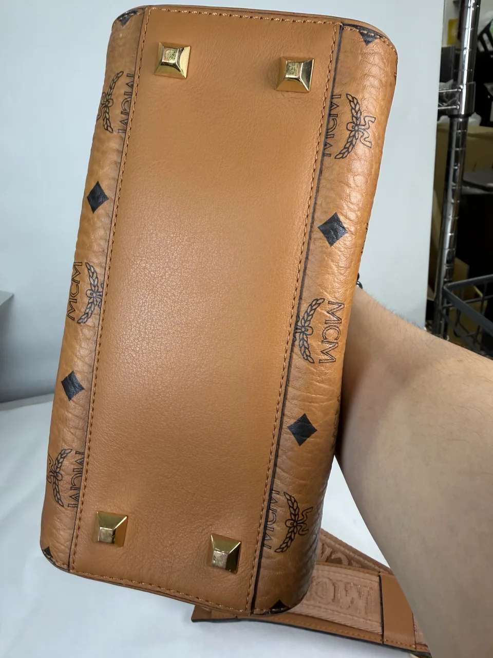 MCM VICETOS HANDBAG (BROWN) view 5