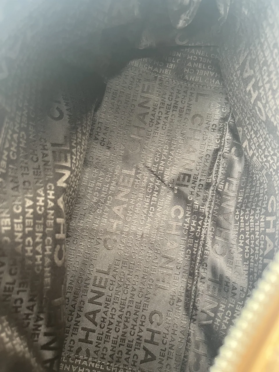 CHANEL FRINGE SHOULDER BAG (8 SERIAL CODE) view 8