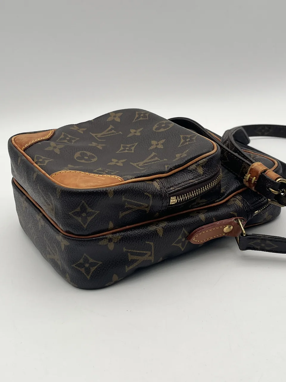 LV MONOGRAM DANUBE view 4