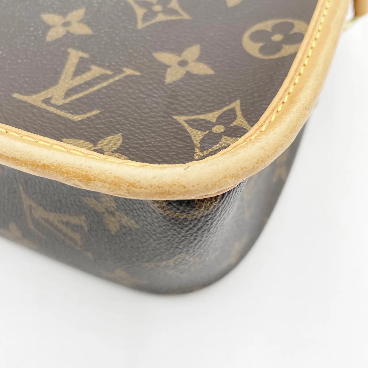 LV MONOGRAM SOLOGNE view 5