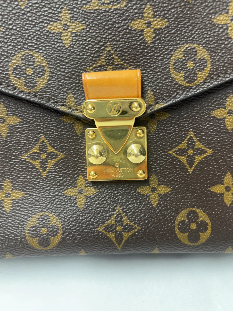 LV MONOGRAM BAG hover
