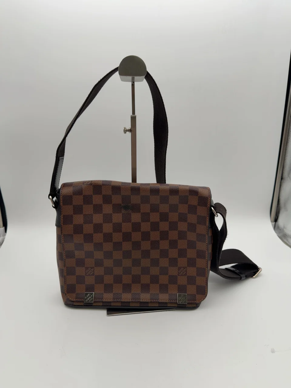 LV DAMIER DISTRICTNM PM view 11