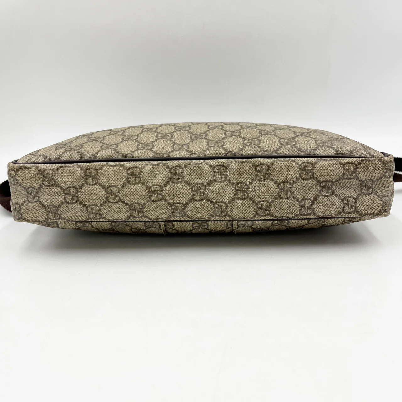 GUCCI GG SUPREME MESSENGER BAG view 3
