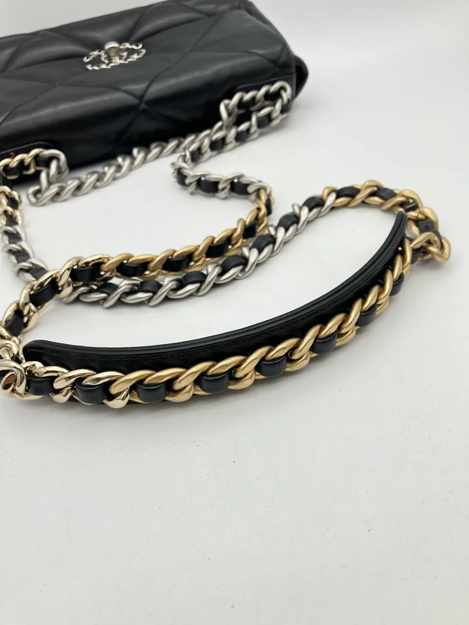 CHANEL LAMB SKIN DIXNEUF view 9