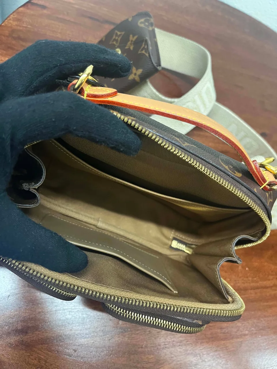LV MONOGRAM UTILITY CROSSBODY view 3