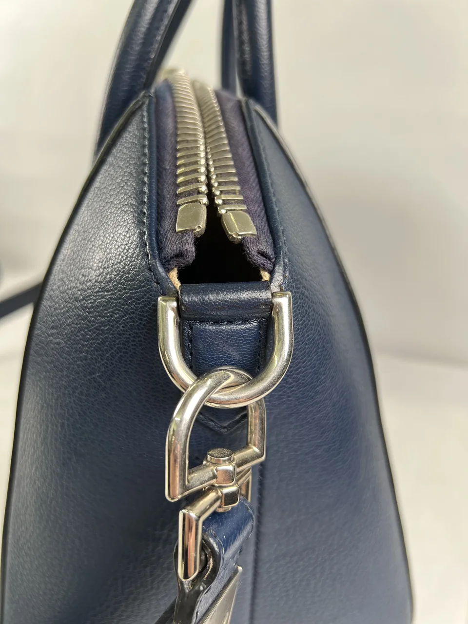 GIVENCHY SHOULDER BAG view 10
