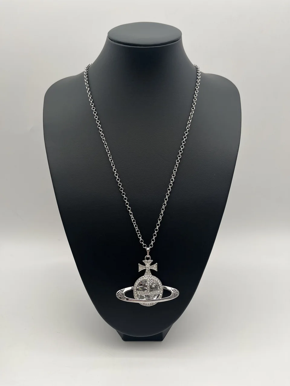 VIVIENNE WESTWOOD ORB NECKLACE