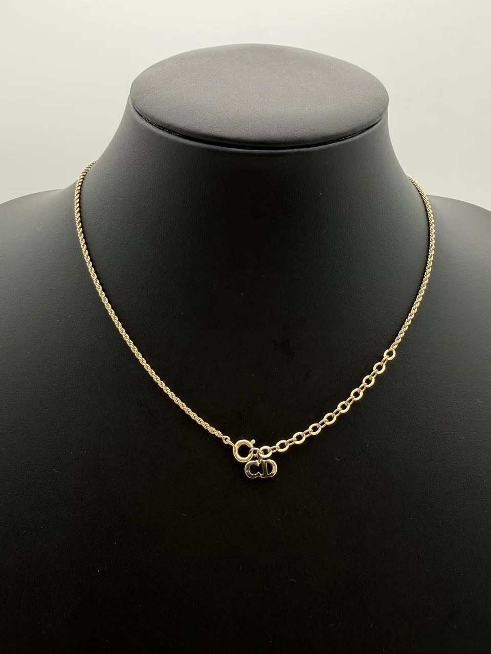 DIOR LOGO TWIST CIRCLE NECKLACE view 8