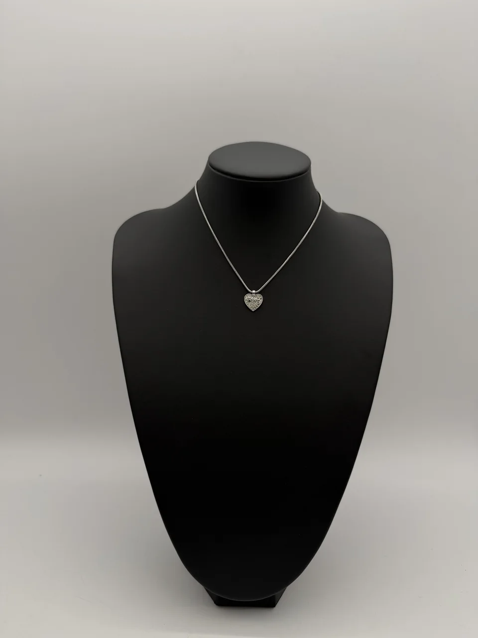 DIOR LOGO HEART NECKLACE