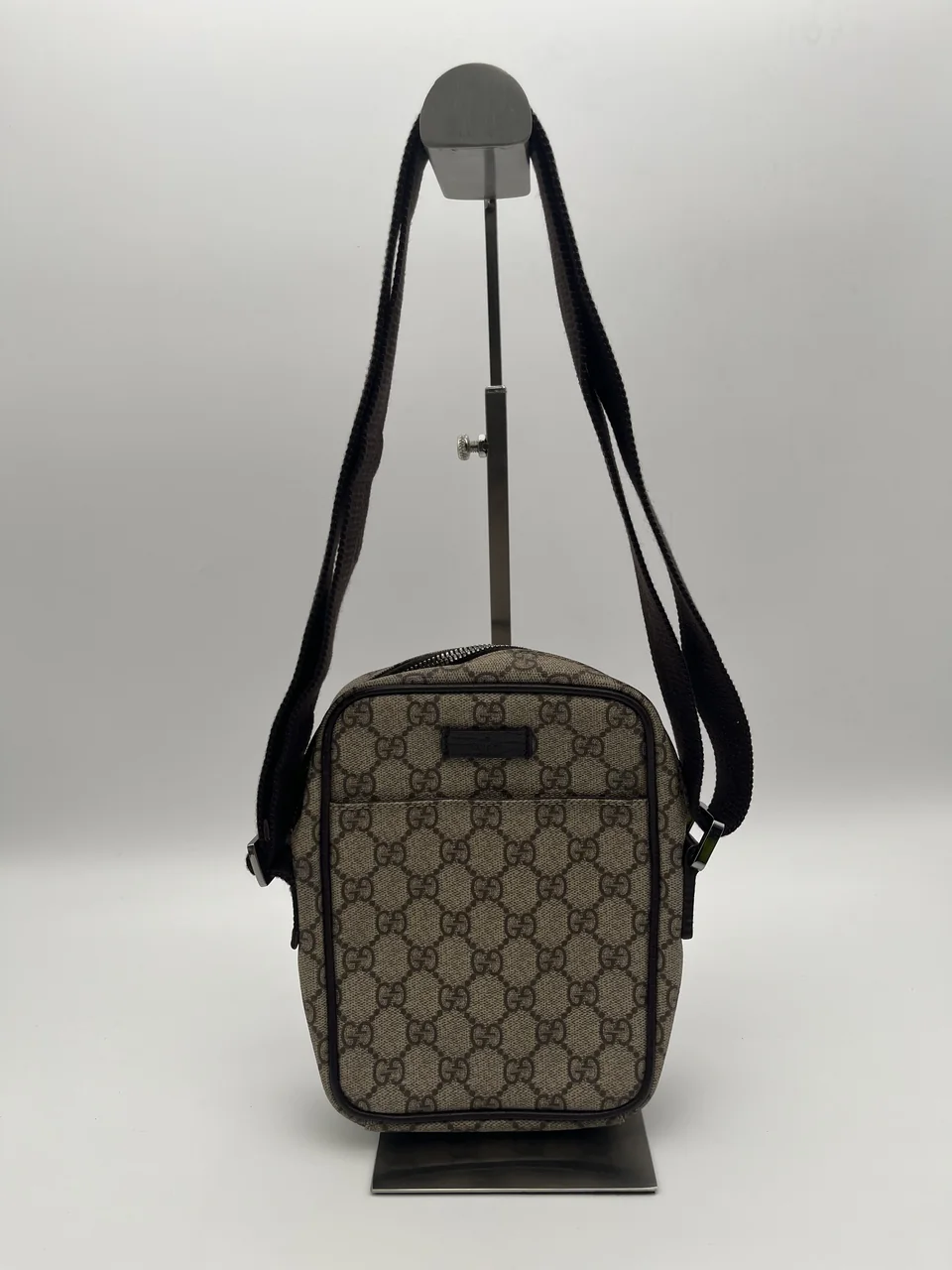 GUCCI GG SUPREME SHOULDER BAG view 3
