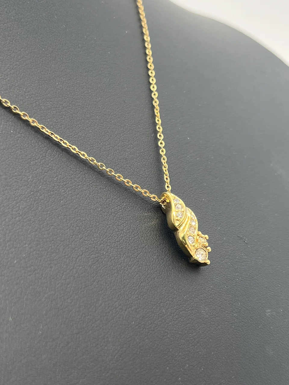 DIOR NECKLACE view 3