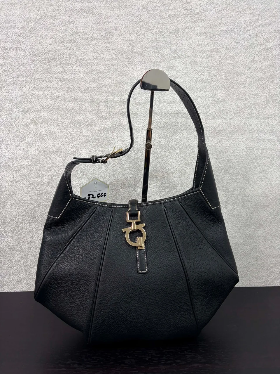 SALVATORE FERRAGAMO SHOULDER BAG