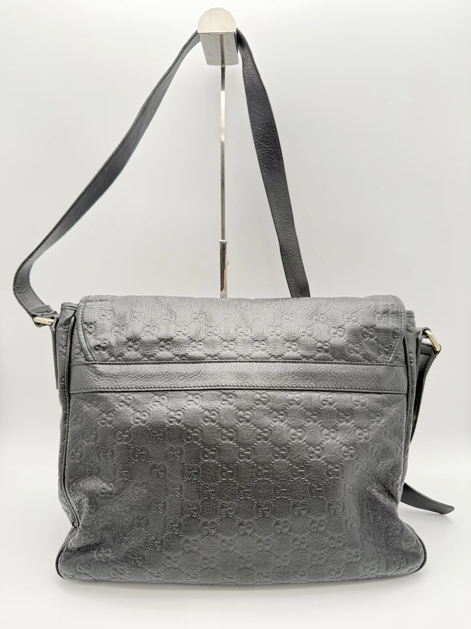 GUCCI GUCCISSIMA SHOULDER BAG (BLACK) view 3
