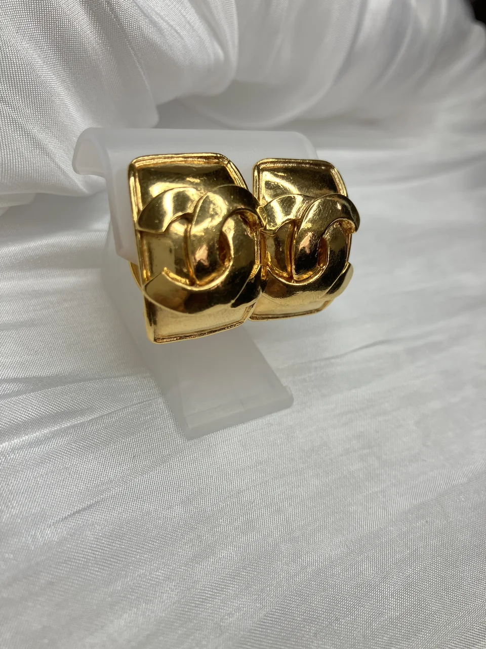 CHANEL EARRINGS hover